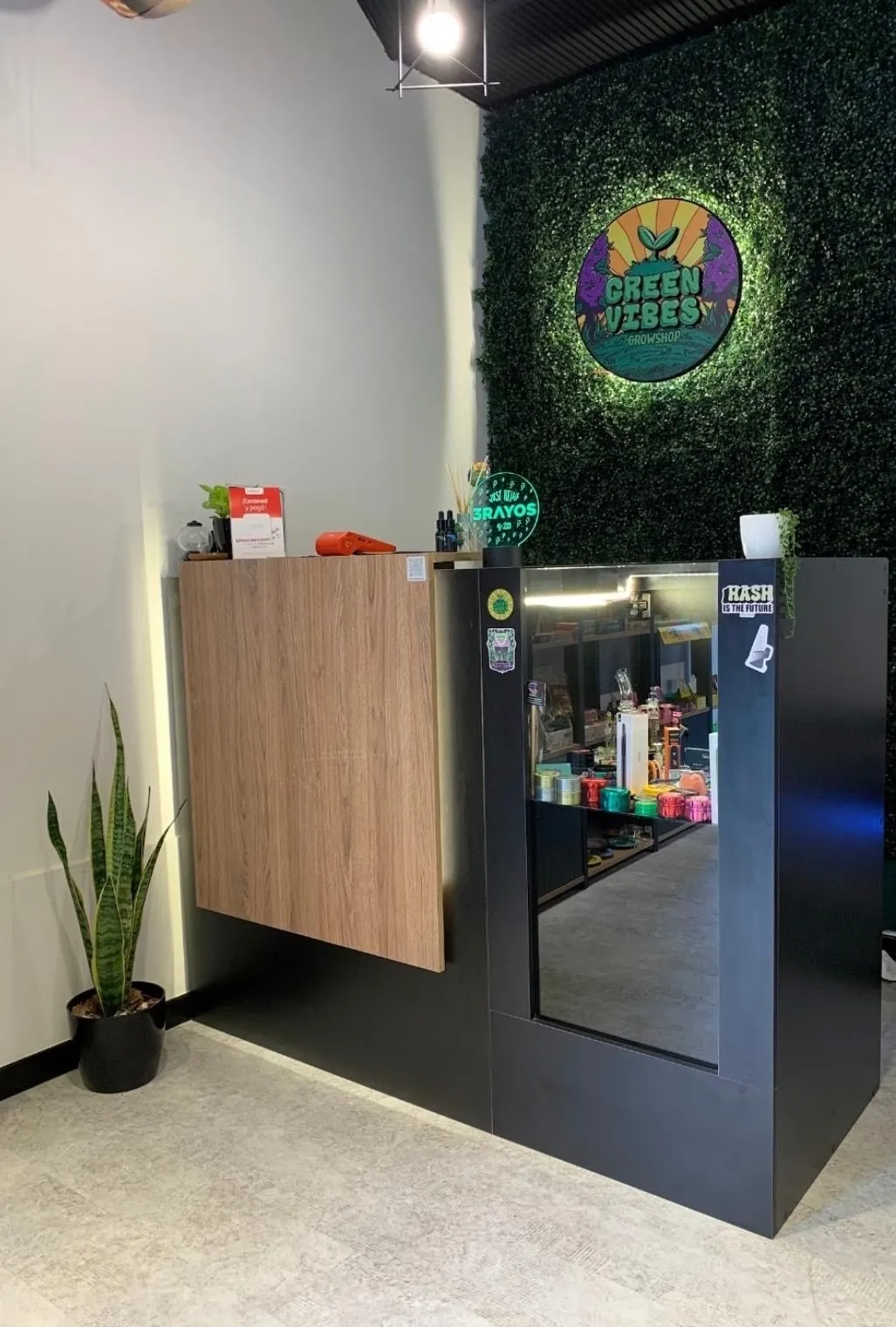 Muebles para locales comerciales a medida